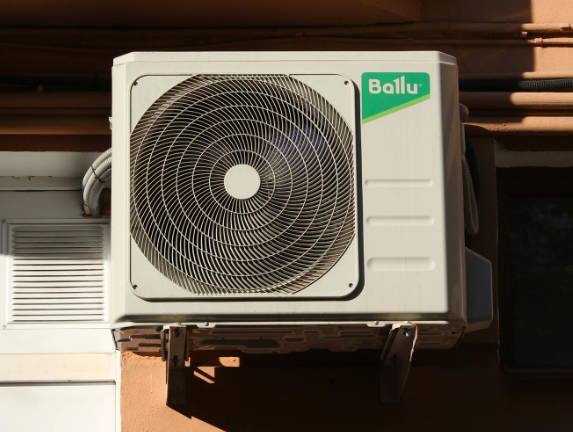 Šilumos siurbliai oras vanduo – modernus ir efektyvus šildymo sprendimas